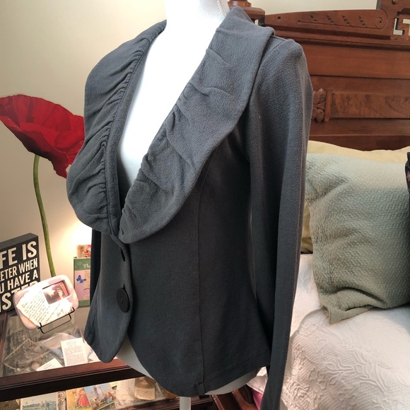 Adorable Chalet short cropped jacket - Picture 4 of 7